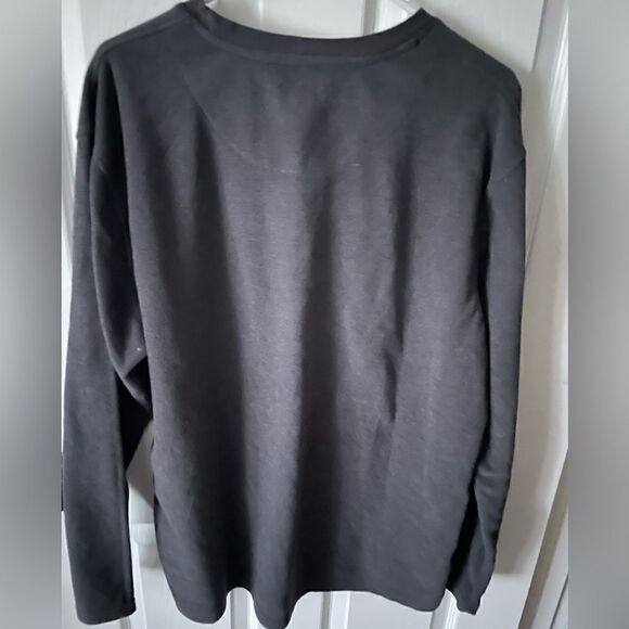 Men's Izod gray long sleeve fleece shirt - Picture 2 of 3